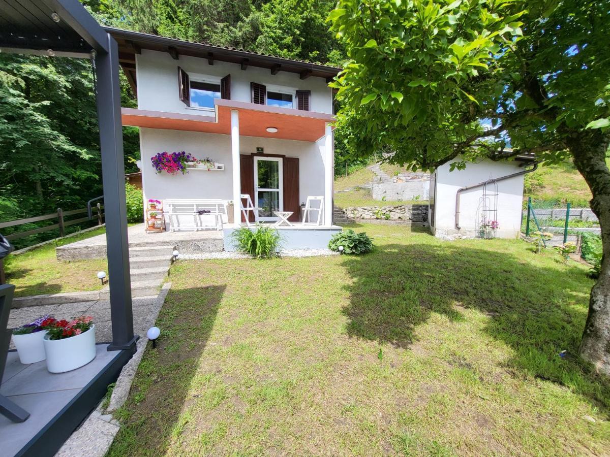 Cosy Cottage With Views Near Kobarid Buitenkant foto